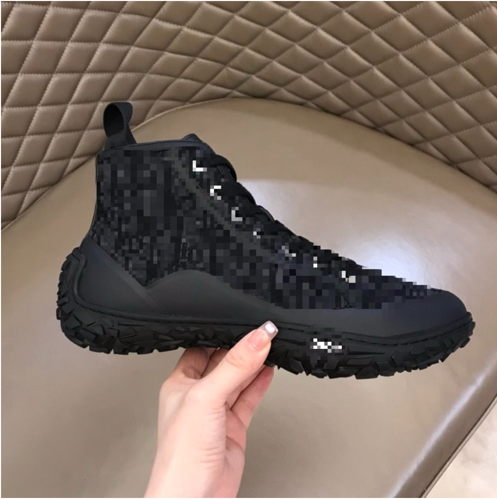 Black D boot