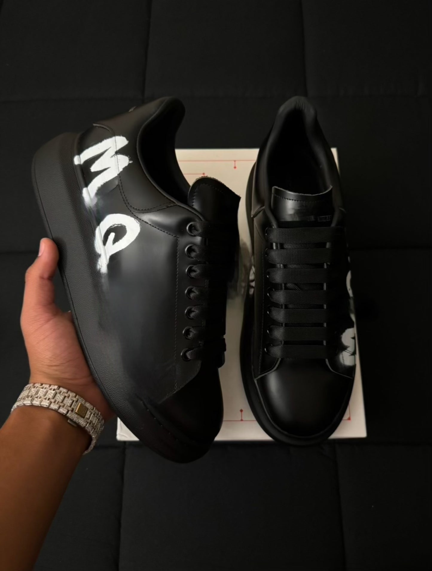 Black / White M.Q